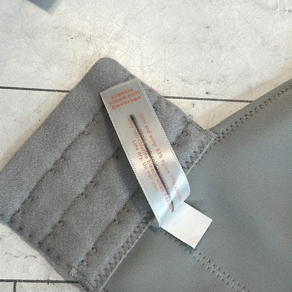 NWOT Cacique Lane Bryant Womans Bra Silver Full Coverage UNDERWIRE 44DD - Picture 8 of 8